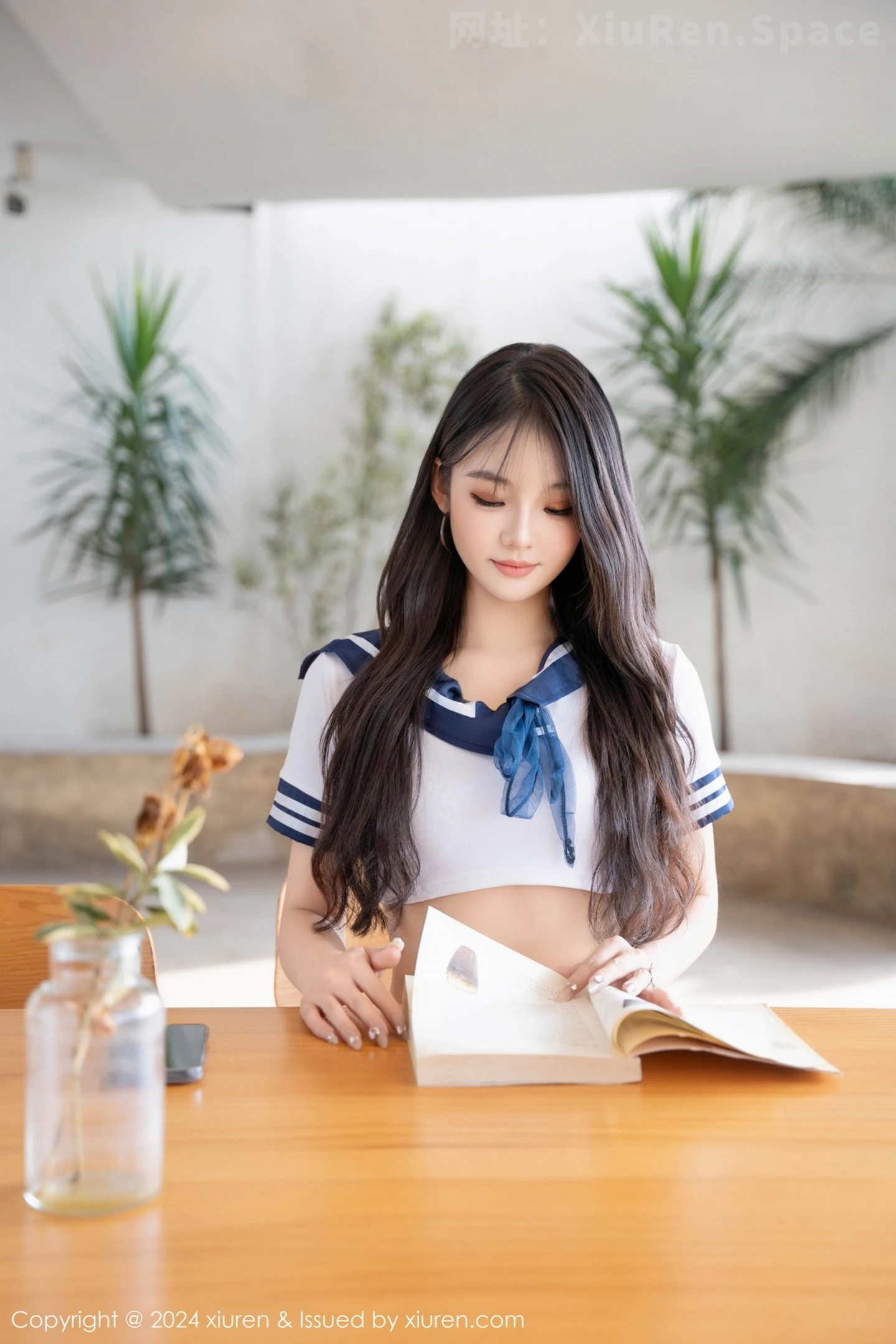 图片[2]-[XiuRen秀人网] VOL.9245 新人模特李嫣性感情趣学妹制服露豹纹内衣秀丰腴身姿诱惑写真60P-秀人网官方网站